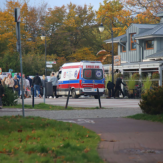 Świnoujście: młoda kobieta trafia do szpitala po napadzie drgawek. Dzień wcześniej podobny przypadek!