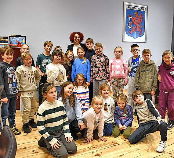 Uczniowie Fundacji LOGOS z wizytą w magistracie