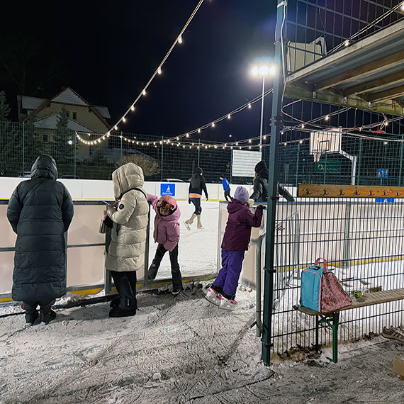 W �winouj�ciu lodowiska brak. Mieszka�cy mog� skorzysta� z oferty Dziwnowa