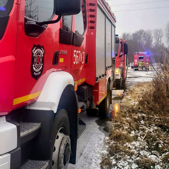 OSP Przyt�r ruszy�a do po�aru samochodu 