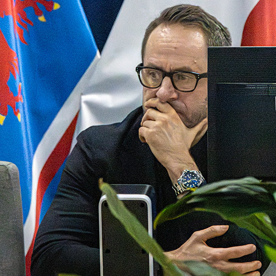 Gdy redaktor naczelny wydaje wyrok szybciej niż Sąd Apelacyjny. Sprawa publikacji Jarosława Jaza z GS24