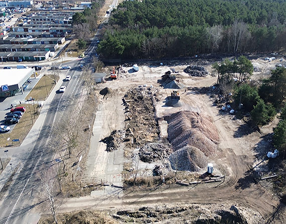 Znikn�y stare budynki przy Nowokarsiborskiej. Tu powstanie nowa komenda policji w �winouj�ciu