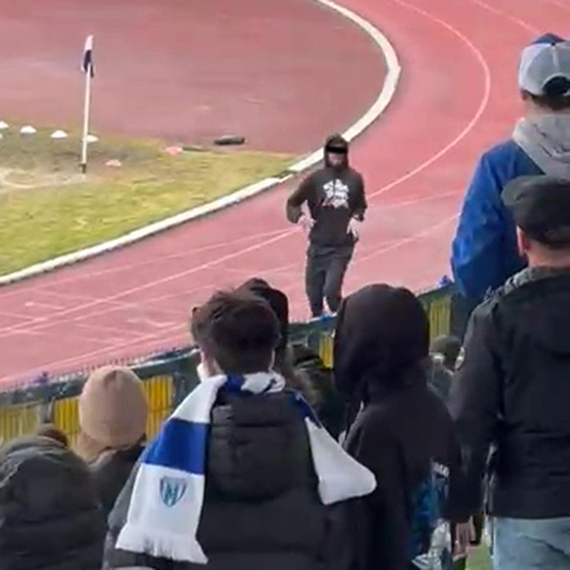 Zadyma na stadionie Miejskim. ntruz przy sektorze gospodarzy i pytania o reakcję ochrony. To doprowadziło do eskalacji