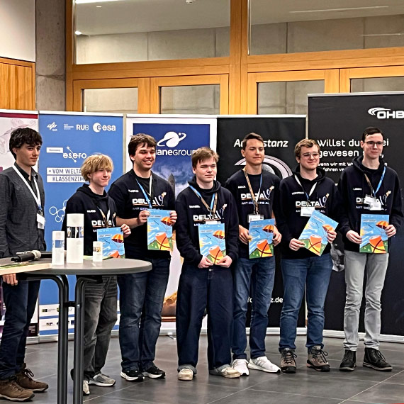 Konrad ze �winouj�cia z sukcesem w Bremie. Mini-satelita wykona� wszystkie zadania. Zobacz film!