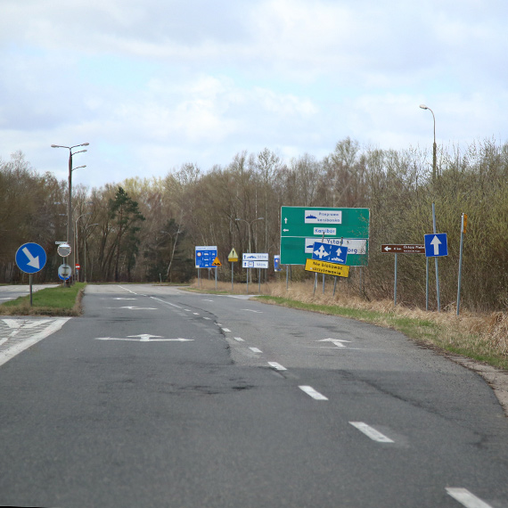 Drogowy bałagan na ulicy Pomorskiej. Turyści wciąż bez jasnej informacji o tunelu