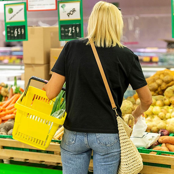  Dynamika wzrostu cen w sklepach lekko wyhamowa�a, ale wci�� jest wy�sza ni� og�lny poziom inflacji