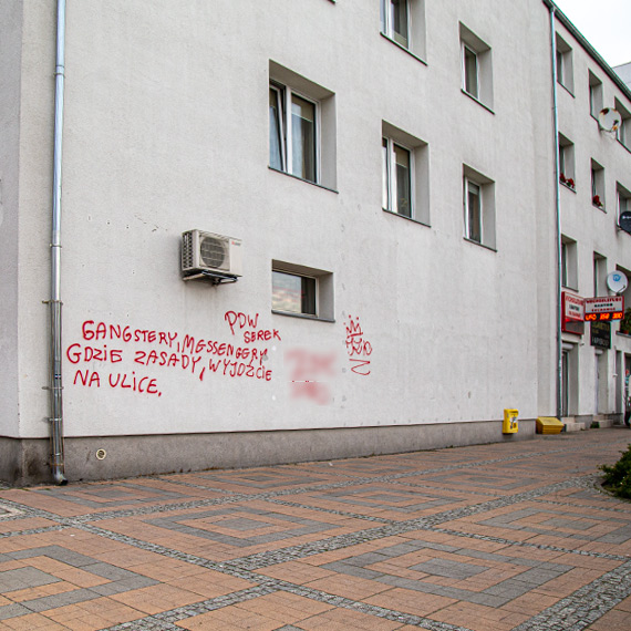 Niecenzuralne napisy wci�� szpec� centrum miasta. Dlaczego nikt jeszcze ich nie usun��?