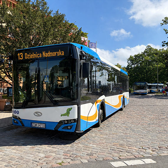 Nowa linia 13 ju� kursuje. Z promu bezpo�rednio na promenad�